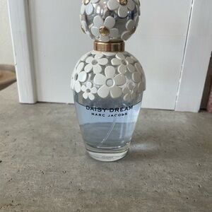 Marc Jacobs Daisy Dream Floral Decor - White and Blue